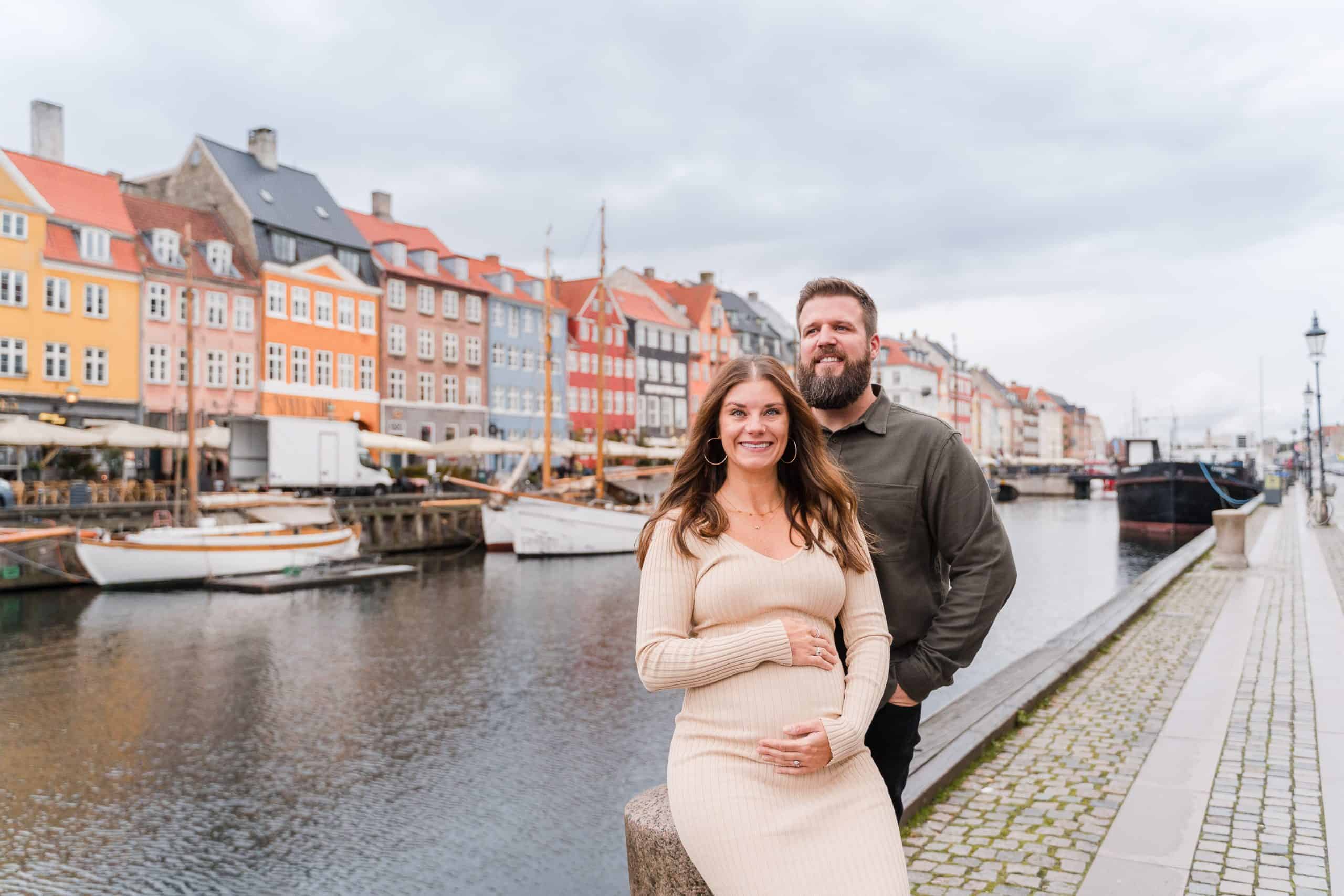 married-couple-photo-nyhavn-copenhagen