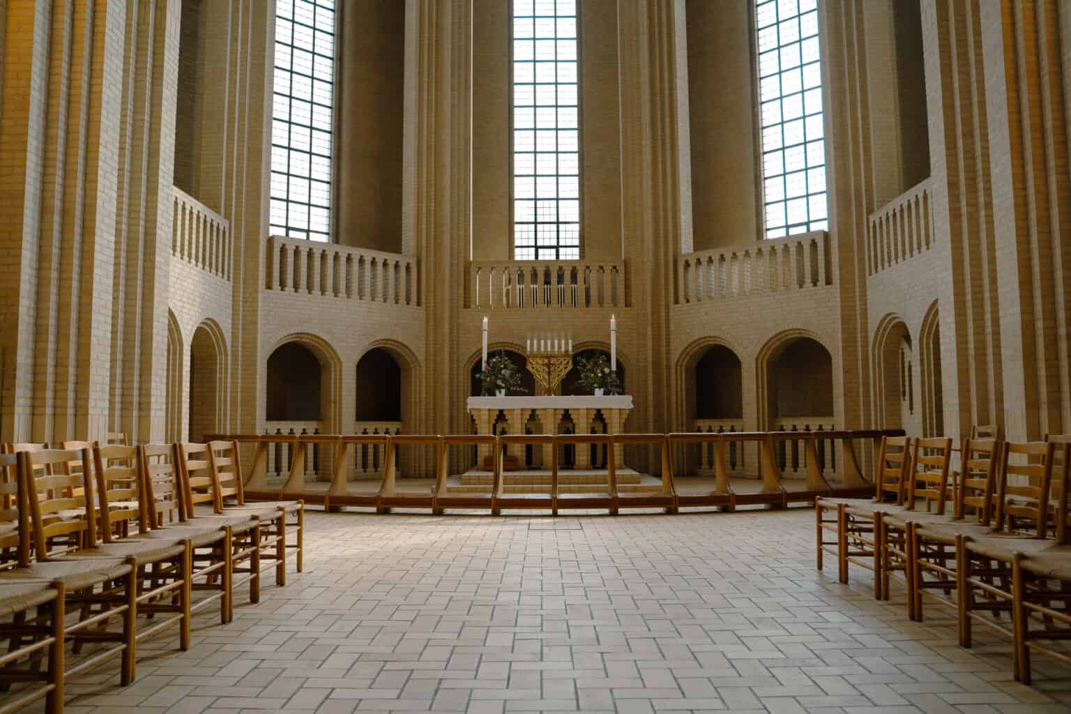 grundtvig-kirke-inside